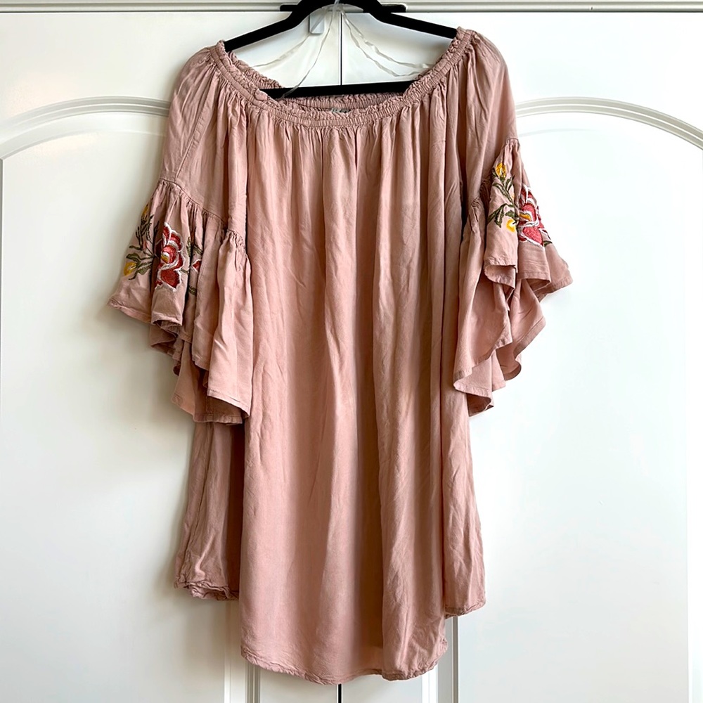 Feathers Dusty Rose Pink Peasant Style Floral Embroidered Statement Sleeves Top